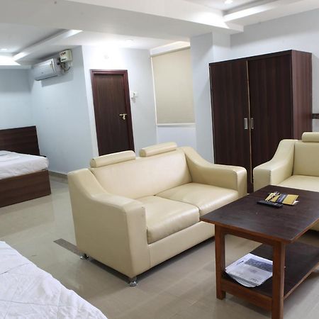 Nova Pride Hotel Hyderabad Ngoại thất bức ảnh