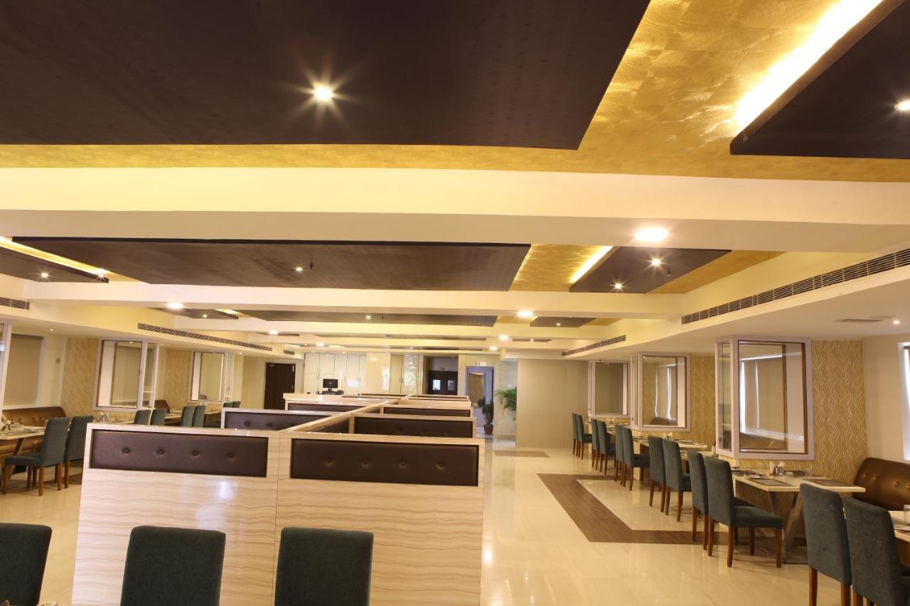 Nova Pride Hotel Hyderabad Ngoại thất bức ảnh