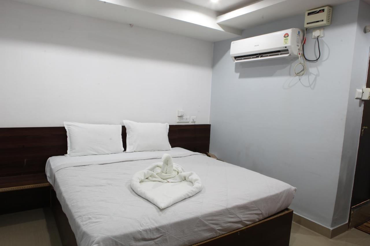 Nova Pride Hotel Hyderabad Ngoại thất bức ảnh