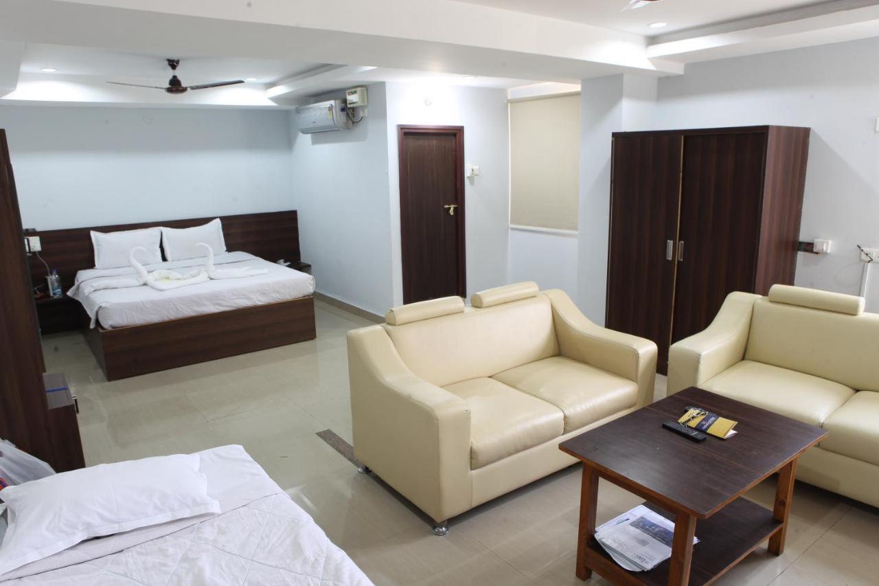 Nova Pride Hotel Hyderabad Ngoại thất bức ảnh