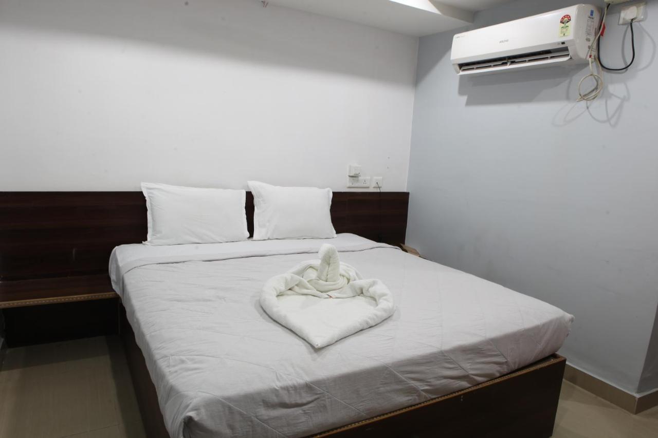 Nova Pride Hotel Hyderabad Ngoại thất bức ảnh