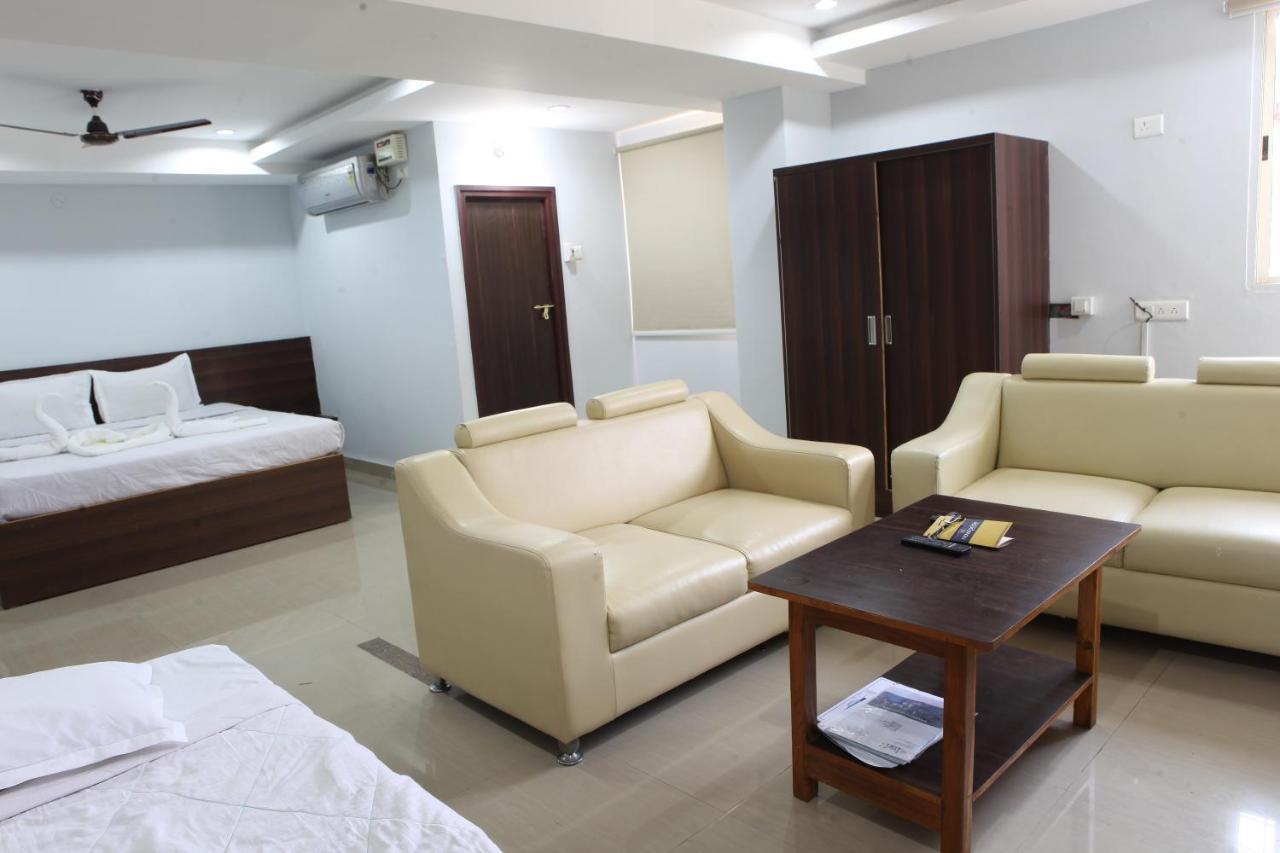 Nova Pride Hotel Hyderabad Ngoại thất bức ảnh